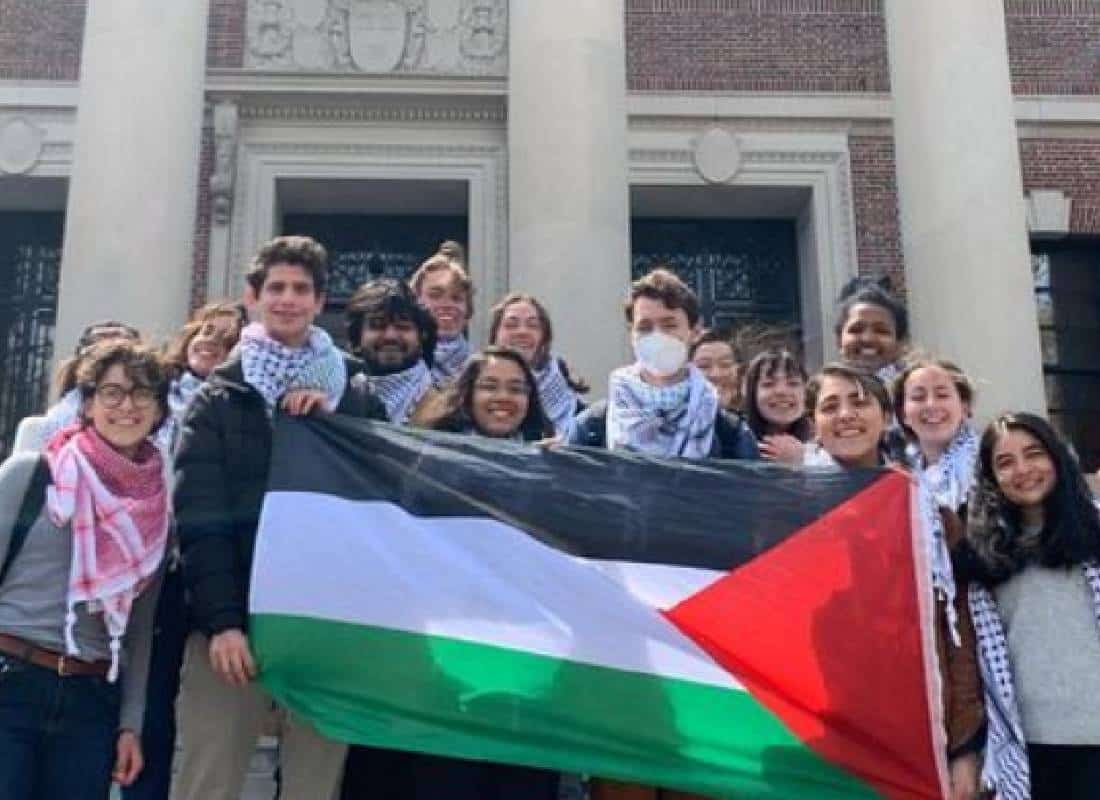 משבר כפול בהארוורד: מאבק נגד התערבות טראמפ לאחר כישלון בטיפול בגל האנטישמיות בקמפוס