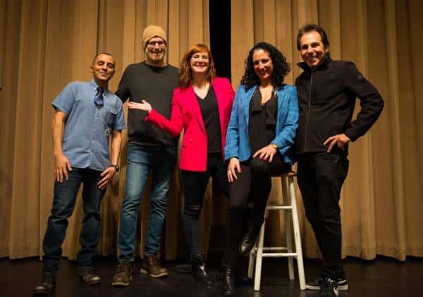 "אנשים נפגעים מסכינים ורובים, אך אף אחד לא נפגע מהומור": כך יהודים ומוסלמים משתפים פעולה בניו יורק