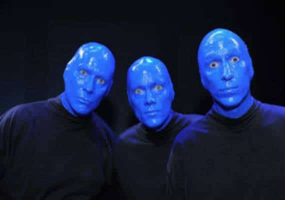 בוסטון: המופע Blue Man Group, בו צפו יותר מ-35 מיליון איש ברחבי העולם, הגיע לעיר 