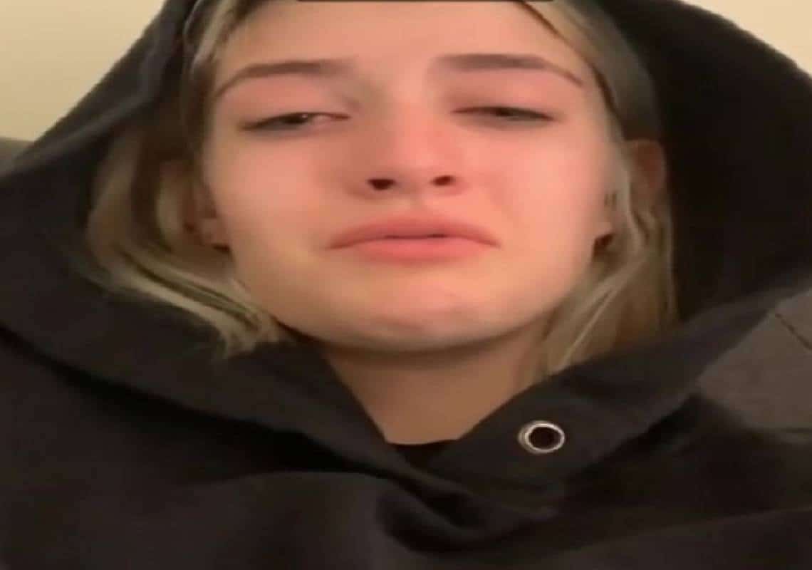 בתו של השחקן צ'רלי שין: "הייתי מדוכאת עד עמקי נשמתי, לא אכלתי ולא שתיתי"