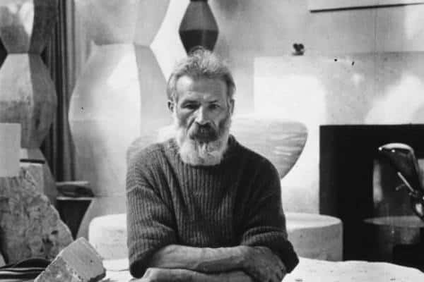 מי מו מה: MoMA. שם, בניו יורק, תוכלו למצוא גם פסלים וגם סרטונים שיצר בראנקושי