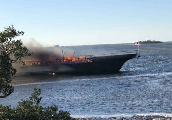 פלורידה: השריפה בספינת הקזינו- הרוגה ומספר פצועים 