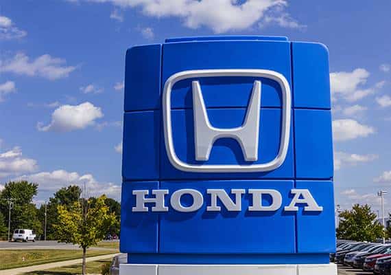 בשל תקלה במצלמת הרוורס: הונדה מבצעת ריקול של רבע מיליון מכוניות