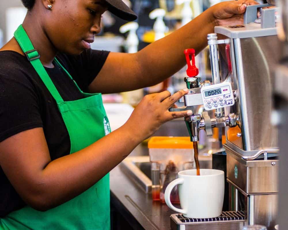 מהפכת המהירות של סטארבקס: קפה תוך 30 שניות