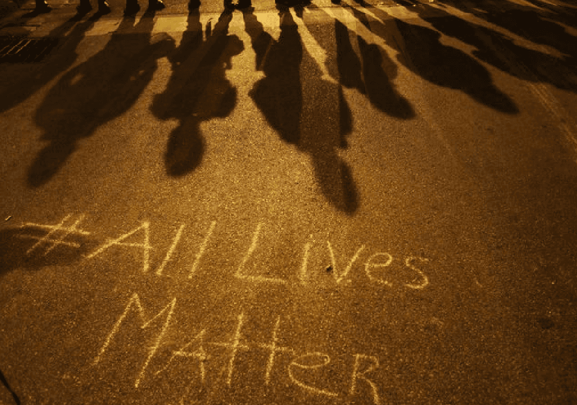 סקר מצא: רוב מצביעי טראמפ חוששים מהתחזקות האפליה נגד לבנים בארה"ב