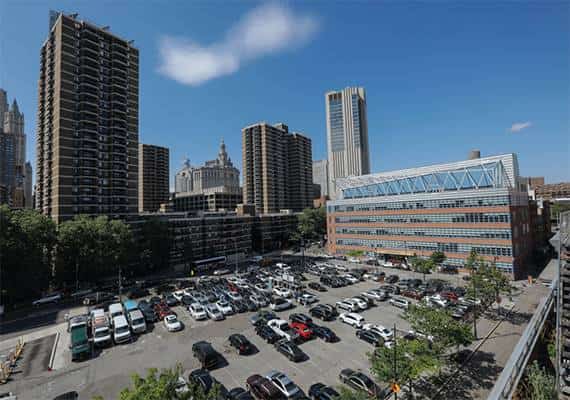 עסקת חניונים בגובה 180 מיליון דולר נחתמה בניו יורק