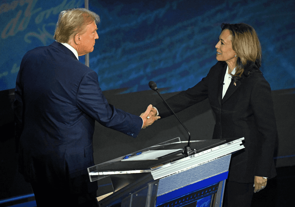 אתרי ההימורים ממשיכים לתת לטראמפ ניצחון ברור על האריס