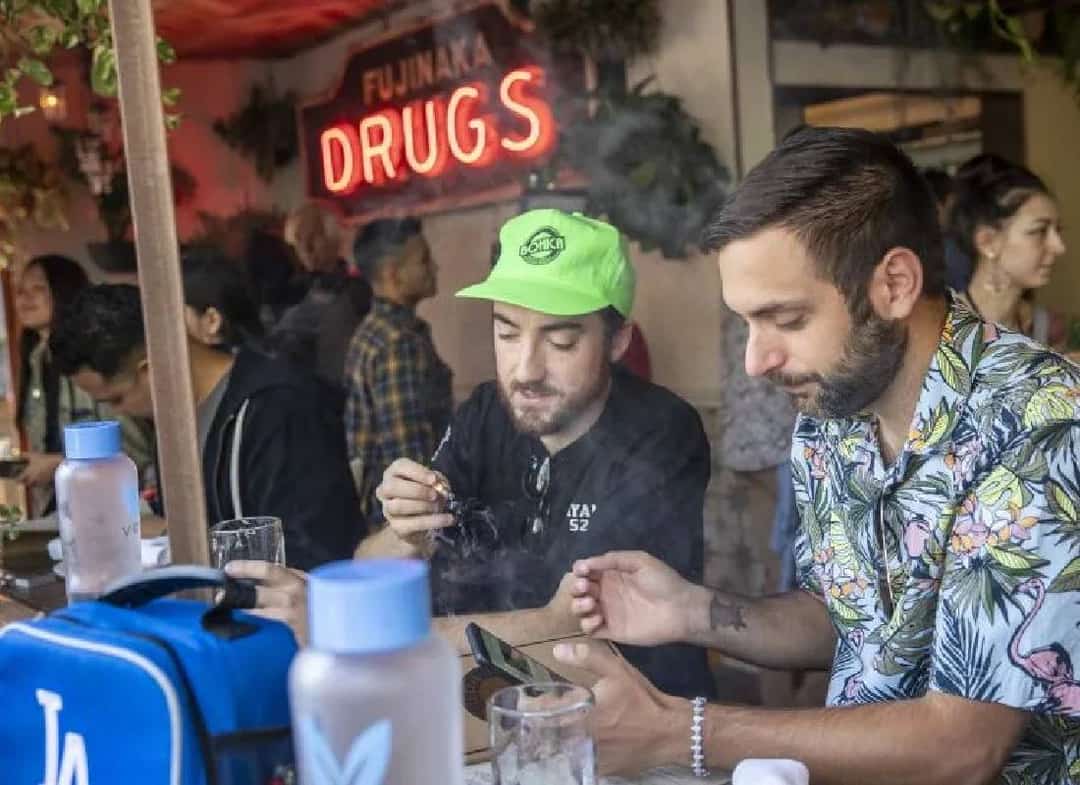 קליפורניה: בתי קפה לקנאביס כמו באמסטרדם