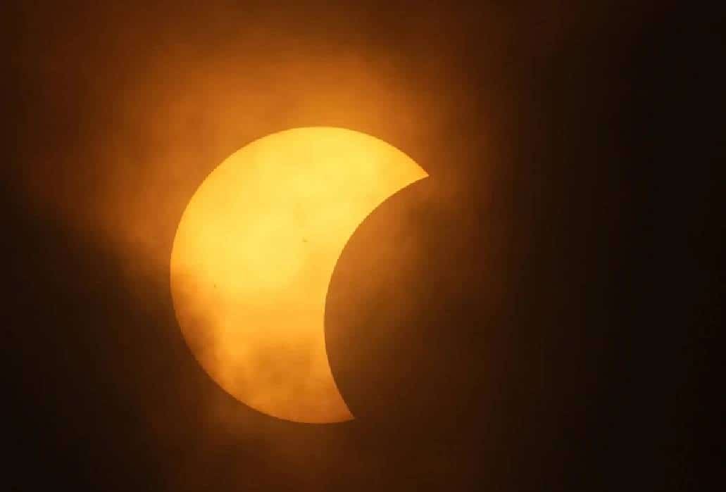 תמונות מרגשות: כך נראה ליקוי החמה ההיסטורי - מטקסס ועד ניו יורק