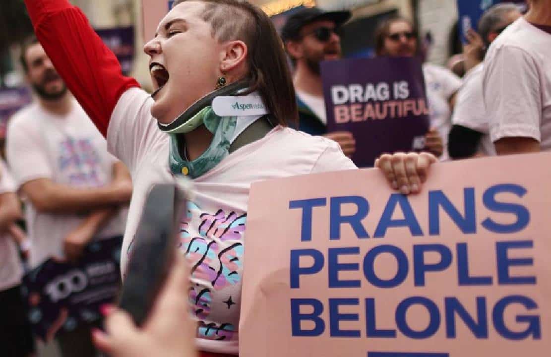 חיים בקליפורניה? תתכוננו לשלם - "מהגרים בלתי חוקיים יהיו זכאים לניתוחי שינוי מין בחינם"