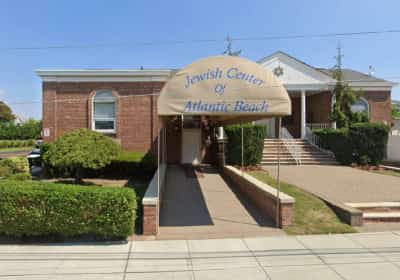 המאבק של חב"ד הסתיים בפיצוי ענק והתפטרות: הנהגת עיירה בניו יורק מתמוטטת