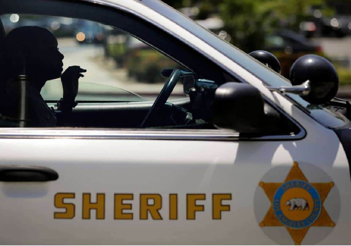 "חשבתי שהם עומדים להרוג אותנו": 2 תיירים נשדדו באיומי אקדח בלוס אנג'לס