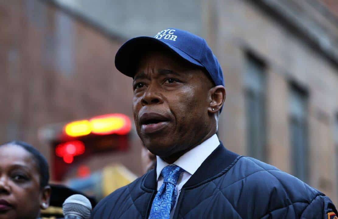 בדרך לגירוש המוני: ראש עיריית ניו יורק עובד עם 'ICE' במטרה לעקוף את חוקי 'עיר המקלט'