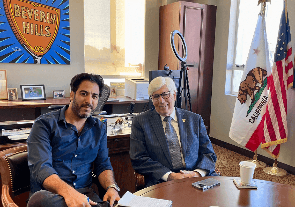 ראש עיריית בוורלי הילס בריאיון מיוחד: "אני בן 74 ומעולם לא חשבתי שאראה הפגנות כאלו גדולות ובוטות כנגד יהודים" 