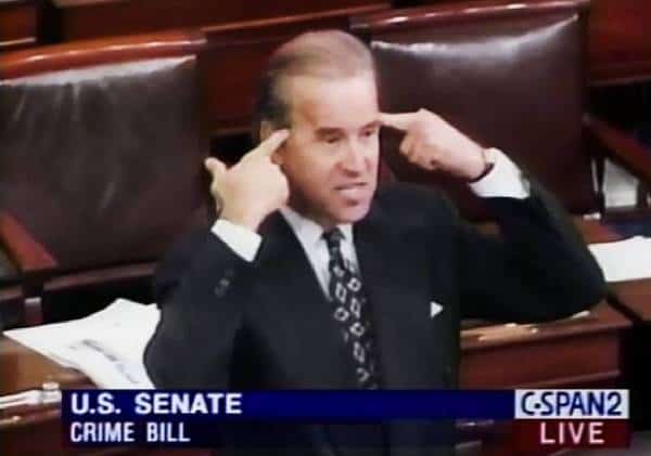 הקלטת נחשפת: ביידן על אפרו-אמריקנים - "טורפים, עומדים להפיל את אמי על ראשה עם צינור עופרת, ולירות באחותי"