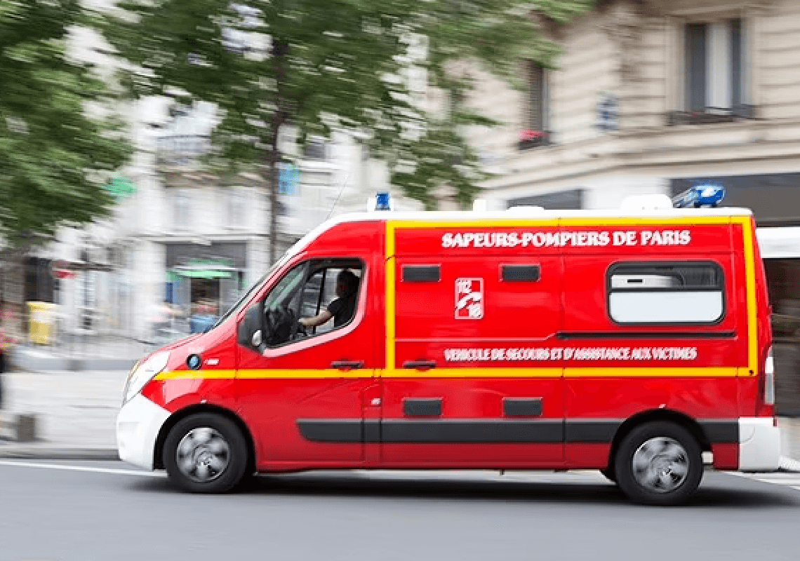 תיירת אמריקאית מזעזעת את צרפת: השליכה את התינוק שרק נולד מחלון המלון