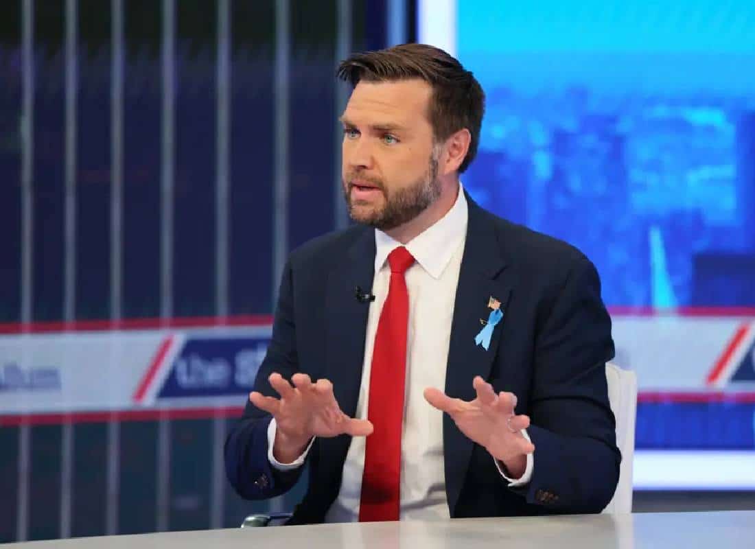 ואנס כינה את טיילור סוויפט "מנותקת" לאחר תמיכתה בקמלה האריס