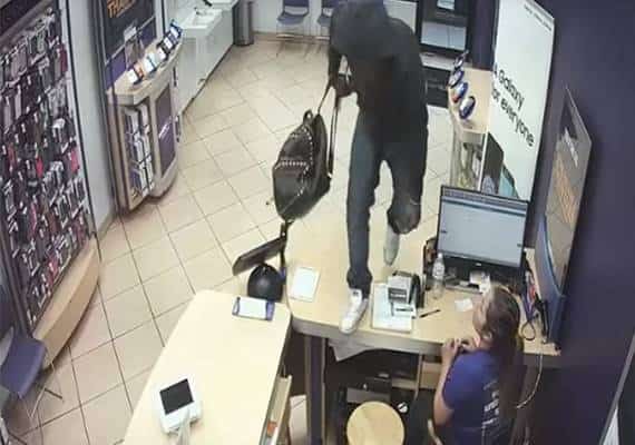 פלורידה: שוד מזוין בסניף של MetroPCS