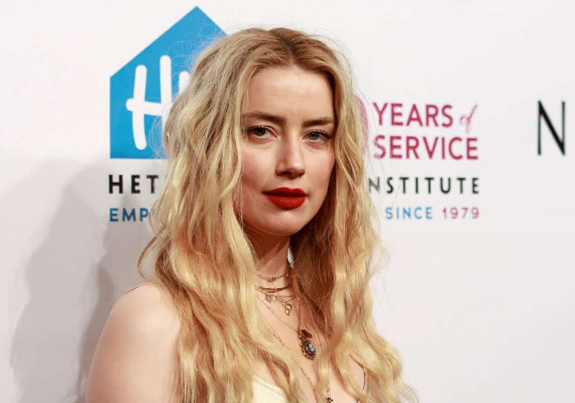 הרשת בסערה: האם אמבר הרד לקחה סמים קשים במהלך המשפט? 