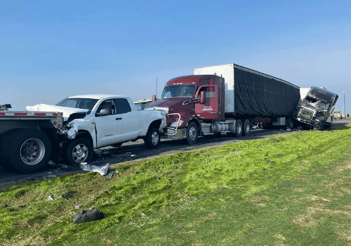 תאונת שרשרת עם עשרות כלי רכב צפונית ללוס אנג'לס: שני הרוגים וכעשרה פצועים
