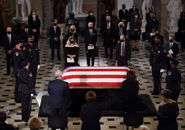 פורצת דרך, גם לאחר מותה: ארונה של רות ביידר גינסבורג הוצב בגבעת הקפיטול