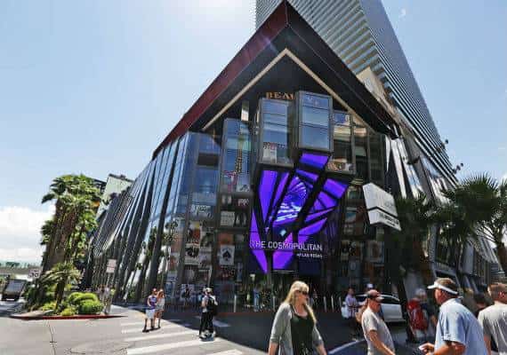 לאס וגאס: מלון קוסמופוליטן ממיר את אזור הימורי הספורט, שבמרכז קומת הקזינו, לאזור אוכל ומשקאות