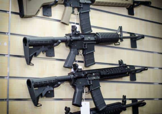 בלי להודיע: חברת סליקת האשראי Intuit סירבה להעביר תשלומים על עסקאות שקשורות בנשק