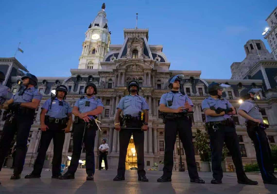 עוצר בלב ארה"ב: פילדפליה מכריזה על 'סגר' החל מהשעה 11 בלילה באזור מוכה פשיעה בעיר