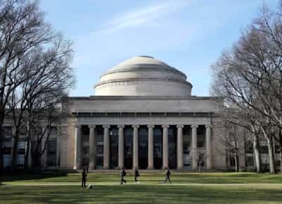 האוניברסיטה שמובילה את ההתקוממות: המכון הטכנולוגי של מסצ'וסטס דוחה את "העסקה" של טראמפ ומסכן מיליארדים