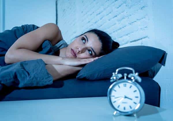 אל תופתעו אם אתם עולים במשקל: מחסור כרוני בשעות שינה משנה לכם את הגנים