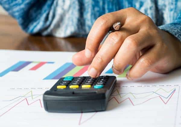 ללא בושה: רואת חשבון גנבה עשרות אלפי דולרים מארגון הצופים ומרכז לטיפול בסרטן