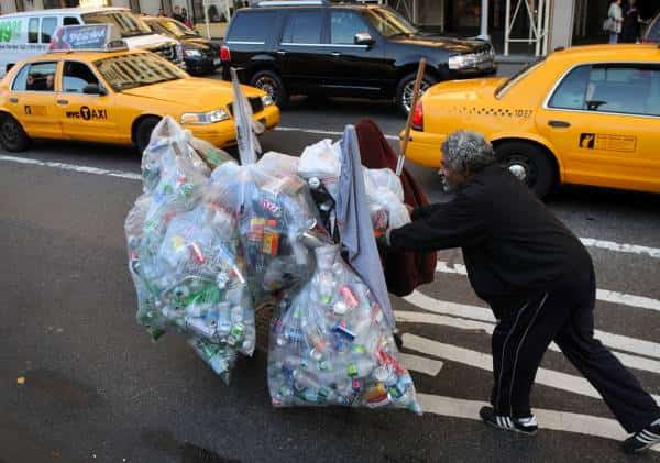 ניו ג'רזי נגד ניו יורק: "דה-בלאסיו מכריח חסרי בית לעבור לגור בניוארק"