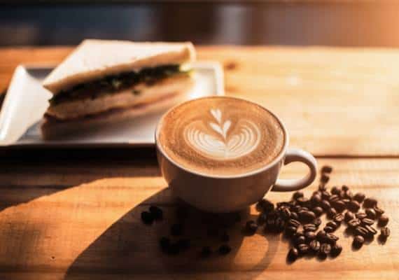 האמריקנים אוהבים את הקפה שלהם איכותי, אבל הכלכלה עלולה לפגוע בו