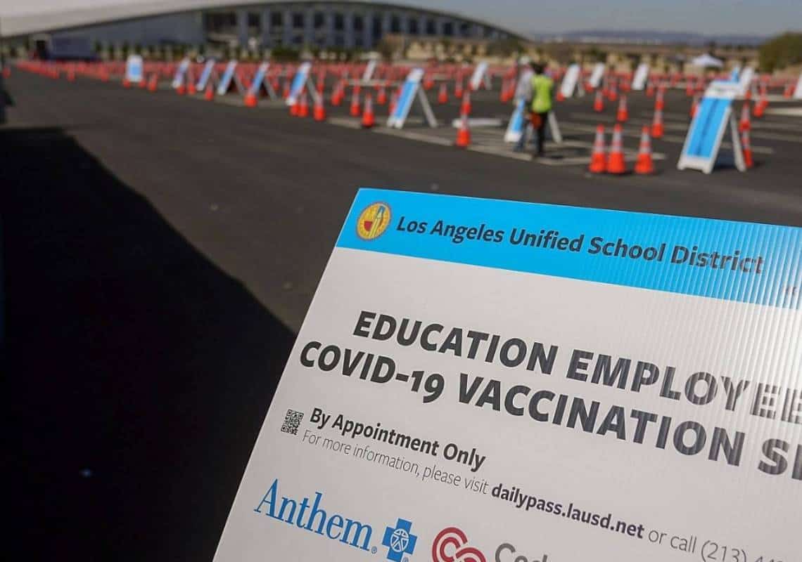 לוס אנג'לס: כ-500 מורים ועובדים נוספים פוטרו בשל סירובם להתחסן