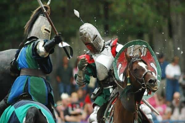 ימי הביניים זה כאן: בבוסטון מציעים לכם הזדמנות לשוב לאחור בזמן בפסטיבל המלך ריצ'ארד 