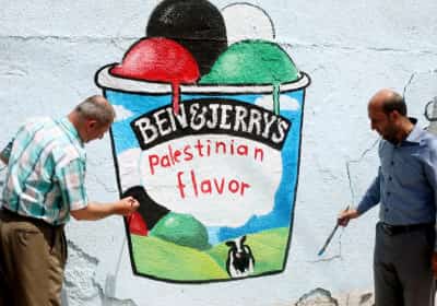 מייסד בן אנד ג'ריס עוזב את החברה כמחאה על היחסים עם ישראל