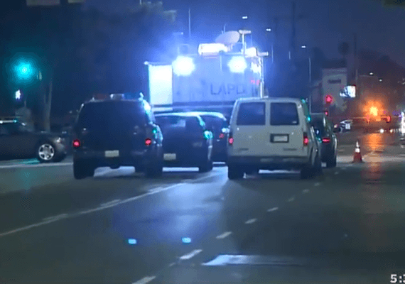 לוס אנג'לס: מצוד אחר אדם שחטף אישה בהריון והיה מעורב בחילופי אש עם המשטרה