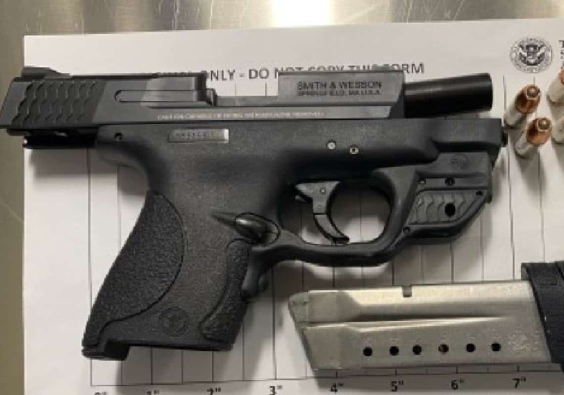 נתוני ה-TSA חושפים: כמות כלי הנשק שנמצאו בתיקים של נוסעים - הגבוהה ביותר מזה 20 שנה