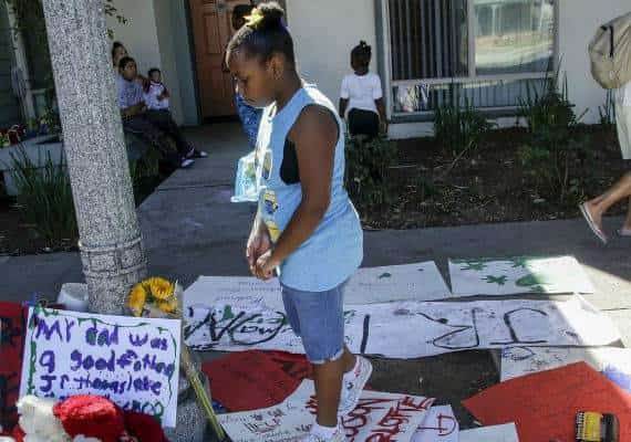 לוס אנג'לס: עיריית פסדינה תפצה את בני משפחתו של רג'ינלד תומאס ג'וניור שנהרג בעת שנעצר