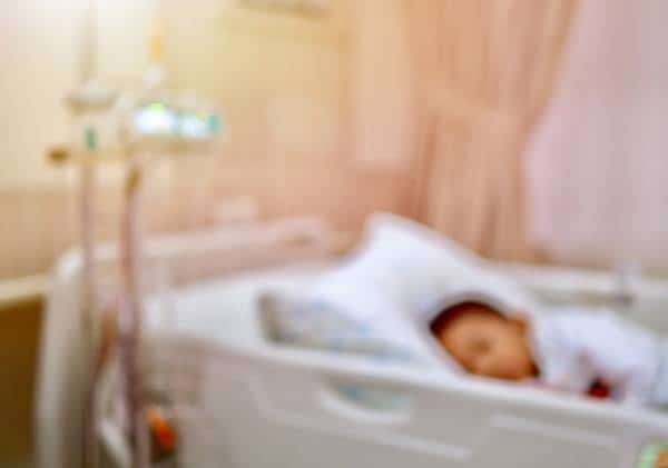 ילד בן 8 בניו יורק ללא מחלות רקע הורדם והונשם לאחר שנדבק בקורונה