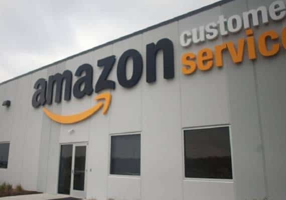 תביעה נגד אמזון: פיטרה חולה במחלת קרוהן כי ביקש הפסקות שירותים