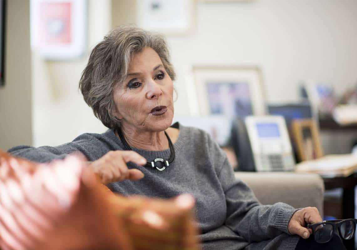 סנאטורית קליפורניה לשעבר נשדדה והותקפה ברחובות אוקלנד