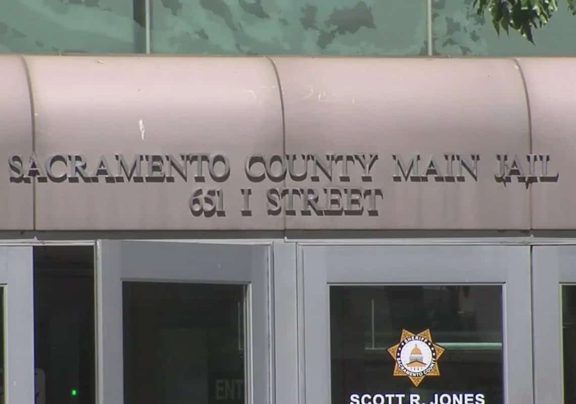קליפורניה: אסיר עולם "שוחרר בטעות" מבית הכלא