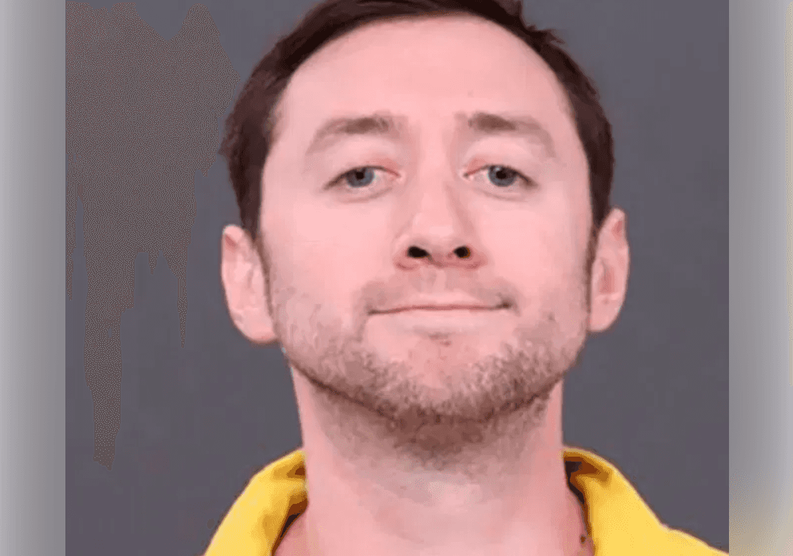 מחייך ומהנהן: הבן שערף את ראשו של אביו ופרסם באינטרנט - יכול לעמוד לדין