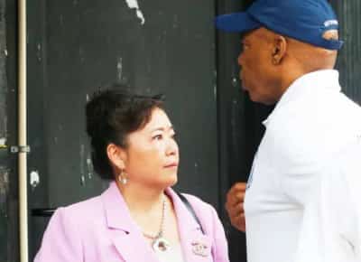 כסף מזומן בשקית צ’יפס: יועצת ראש העיר הסתבכה בחשד לשוחד