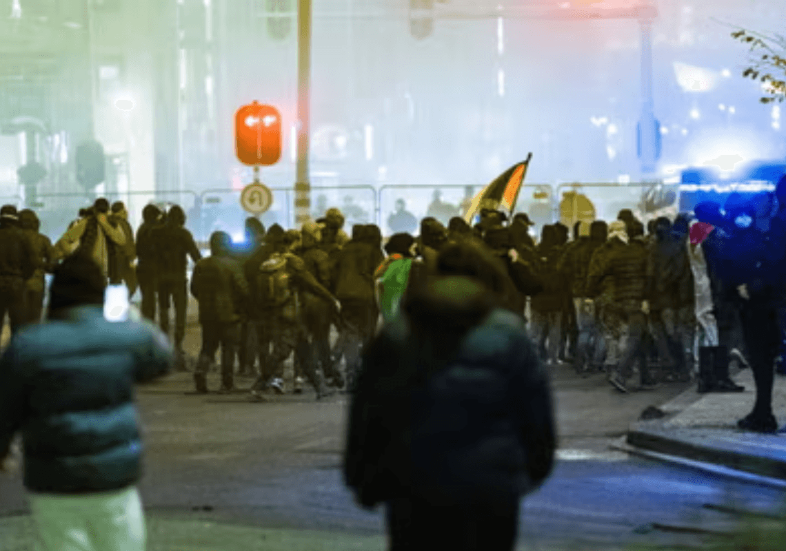 ראש עיריית אמסטרדם חוזרת בה: לא פוגרום - אלא תעמולה ישראלית