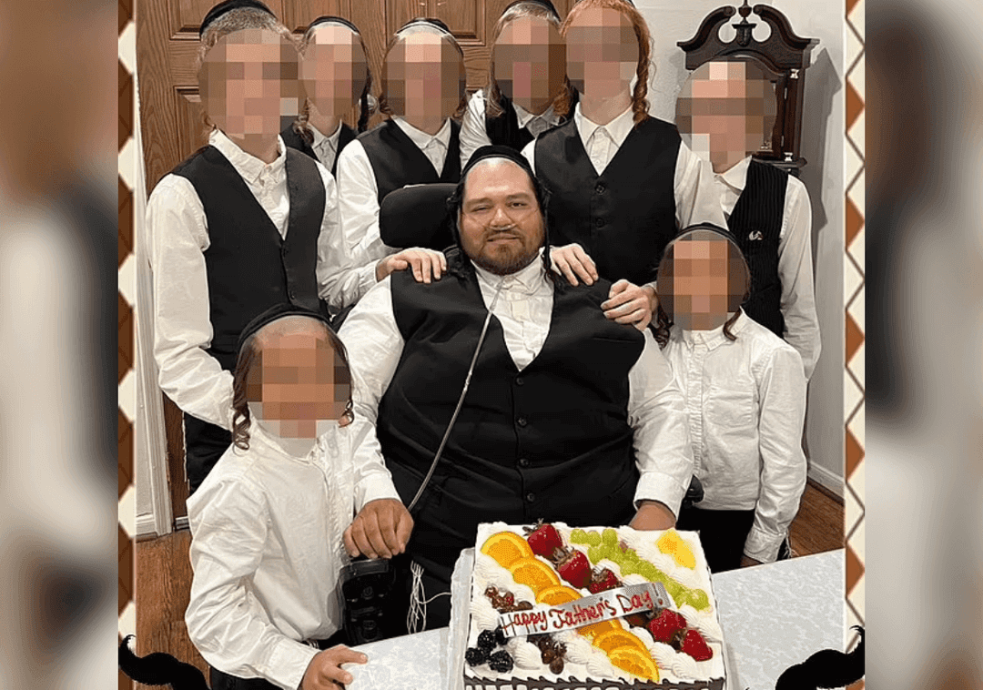 הרב המתחזה החשוד בהתעללות מינית בילדיו המאומצים - מקבל גיבוי מאחד הבנים: "הוא אבא נהדר" 