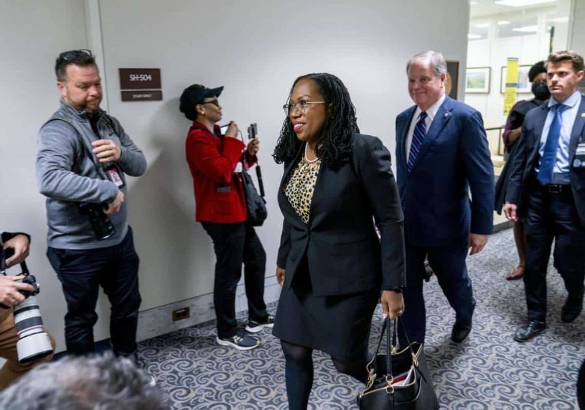 היסטוריה בארצות הברית: הסנאט אישר את מועמדותה של קטנג'י בראון ג'קסון לביהמ"ש העליון