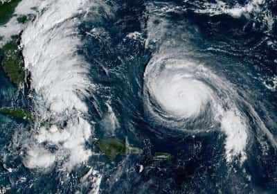 החוף המזרחי בכוננות מוגברת: שני הוריקנים מאיימים על האזור עם רוחות חזקות וים סוער במיוחד