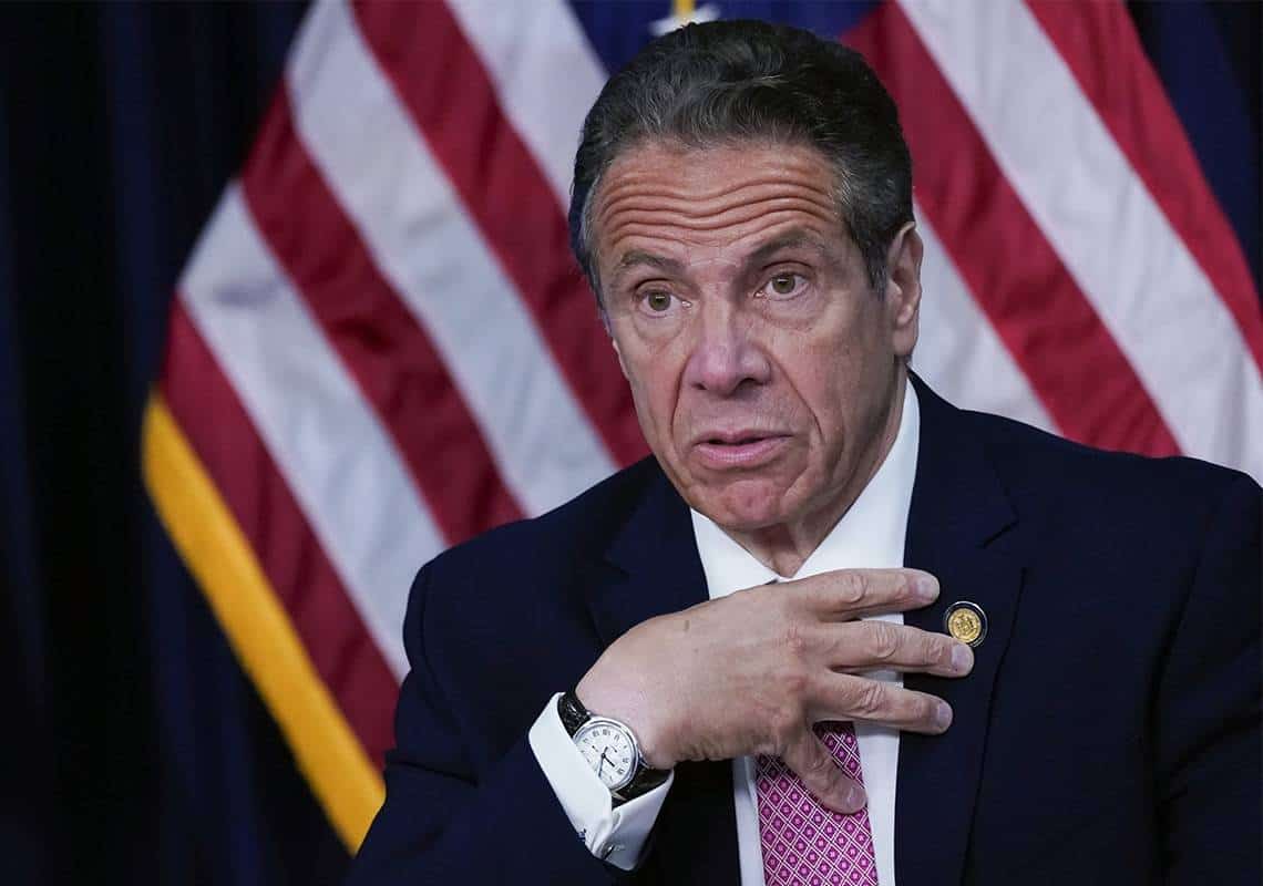 השעות האחרונות של כהונת קואומו: ניו יורק נערכת להחלפת המושל